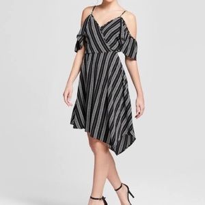 Xhilaration Black And White Off Shoulder Dress Size M USED